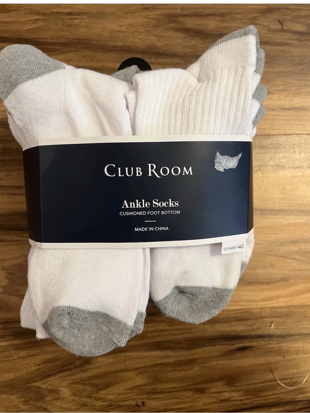 Club Room Men's Quarter Socks, 12 pack, White One Size MSRP $40 Open Pack